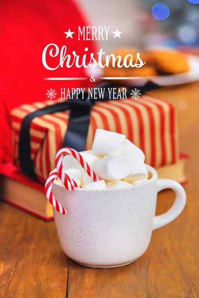 Christmas cocoa with marshmallows and candies. Selective focus. - Fotoğraf, Görsel