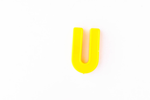 Ізольована барвиста літера на білому тлі
 - Фото, зображення