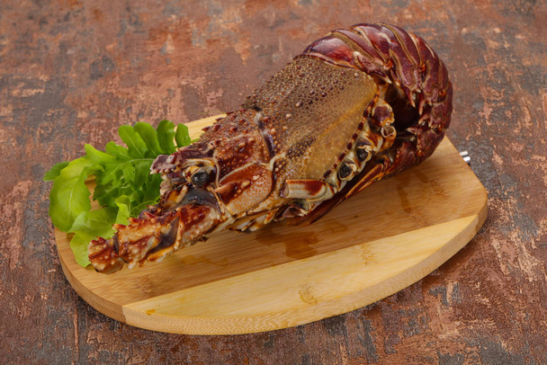 Langouste crue ou homard minuscule
  - Photo, image
