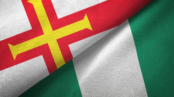 Guernsey e Nigéria duas bandeiras de pano têxtil, textura de tecido
 - Foto, Imagem