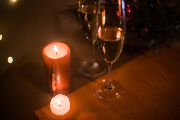 Decorazione candela di Natale per le festività natalizie
 - Foto, immagini