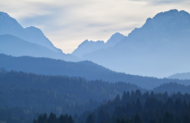 capas altas de los Alpes en el atardecer
 - Foto, imagen