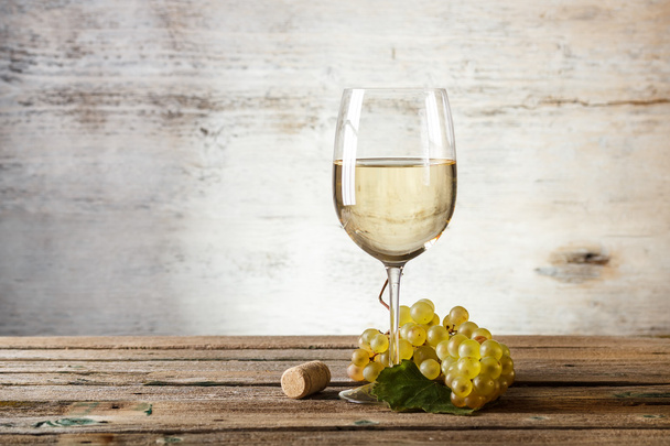 Glass of white wine - Zdjęcie, obraz