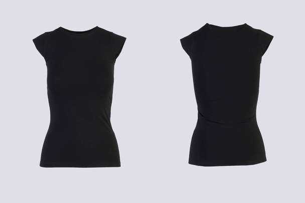 Γυναικείο λευκό μαύρο κοντομάνικο t-shirt, μπροστά και πίσω πρότυπο. Κενό πουκάμισο mock up για σχέδιο εκτύπωσης. Απομονωμένα σε λευκό - Φωτογραφία, εικόνα