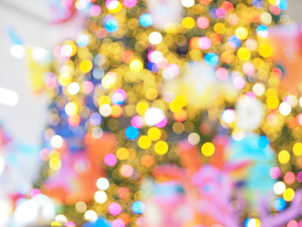 bokeh de tiro luces de tenis de mesa iluminación colorida, azul rojo verde naranja negro blanco amarillo color borroso de fondo, Feliz día de Navidad
 - Foto, Imagen