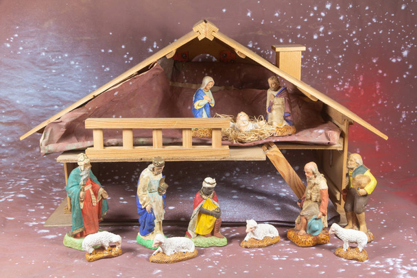 Presepe con figure di presepe di Natale provenzali
 - Foto, immagini