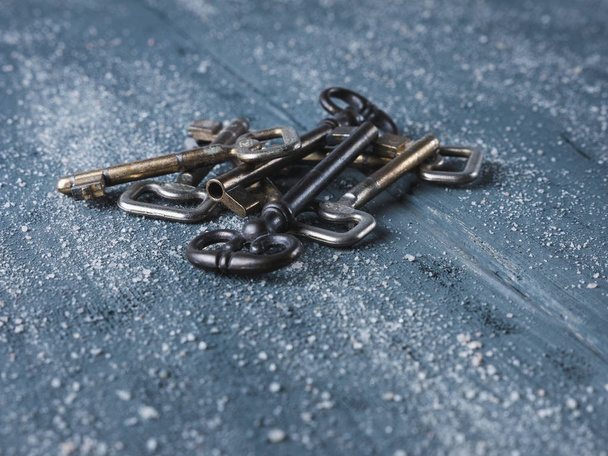 chaves velhas no fundo de madeira - Foto, Imagem