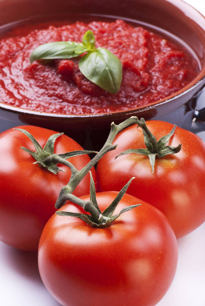 zelfgemaakte tomatensaus - Foto, afbeelding