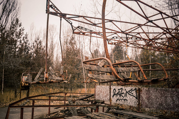 Εγκαταλελειμμένα αξιοθέατα στη ζώνη αποκλεισμού του Τσερνομπίλ - Φωτογραφία, εικόνα