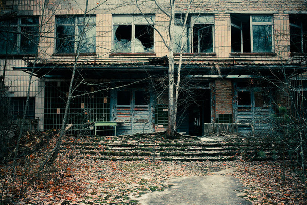 Verlassene Gebäude und Dinge in der Sperrzone von Tschernobyl - Foto, Bild