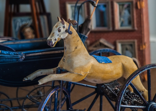 Vintage balanceo caballo juguete
 - Foto, Imagen