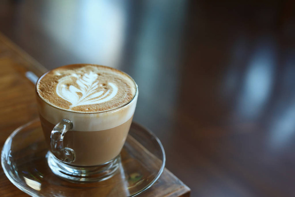 kuuma latte kahvia kahvilassa
 - Valokuva, kuva