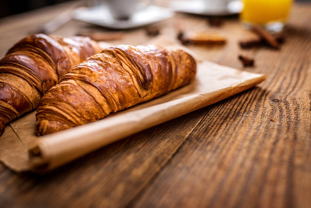Croissant francés tradicional - Foto, Imagen
