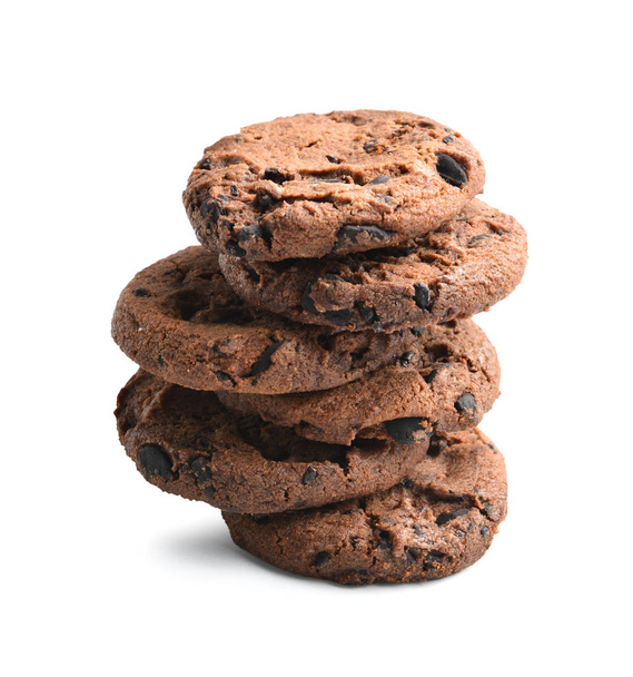 Biscuits savoureux avec des pépites de chocolat sur fond blanc - Photo, image