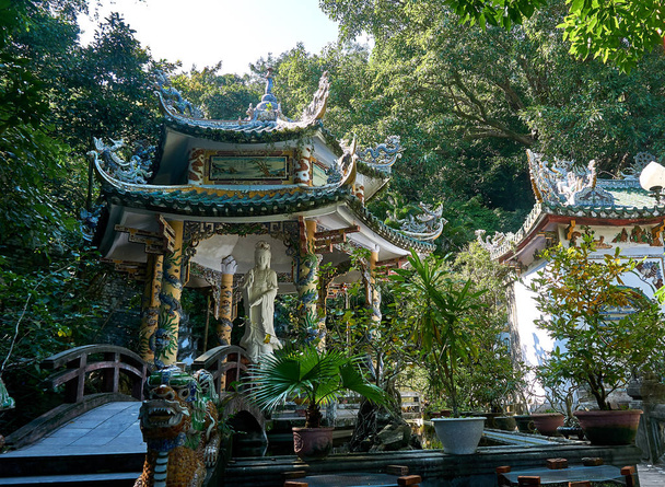 DA NANG, VIETNAM - NOVEMBER 22, 2019: Pagoda at Marble mountains temple, Da Nang, Vietnam - Фото, зображення