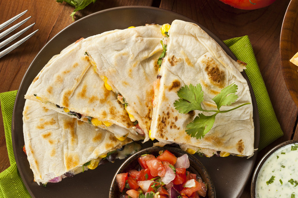 Homemade Cheese and Bean Quesadilla - Foto, afbeelding