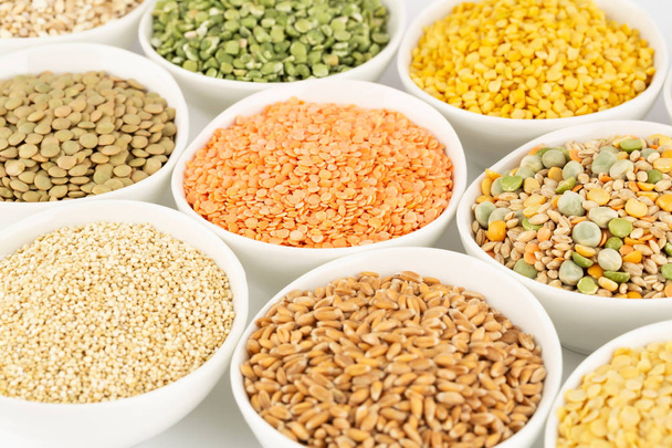 Collecte de céréales et de haricots
 - Photo, image