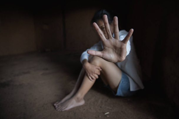 Fermare le molestie sessuali e la violenza contro le donne, stupro e sessualità
 - Foto, immagini