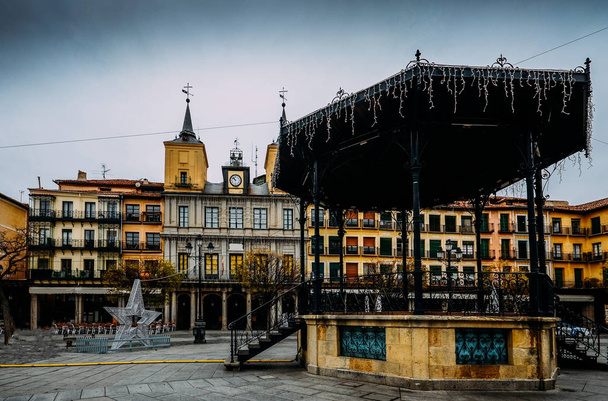 Газебо на головній площі Сеговії, Кастилія і Леон, Іспанія - Фото, зображення