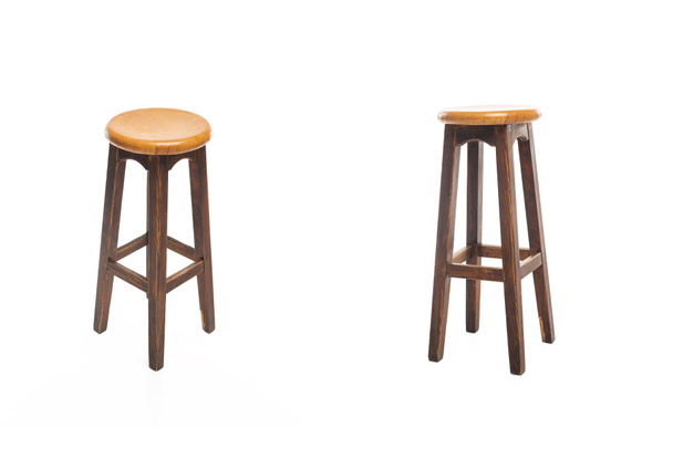 Brown nowoczesne drewniane krzesła izolowane na białym - Zdjęcie, obraz