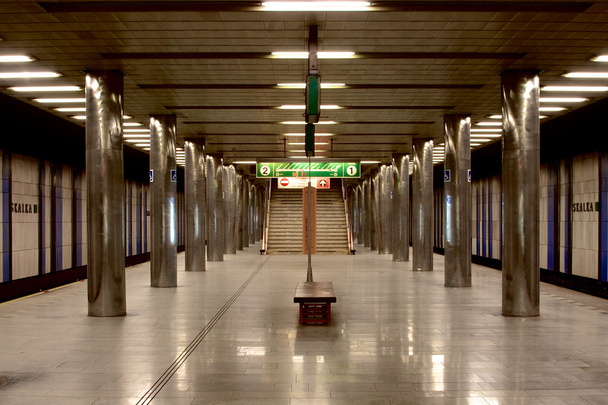 Station de métro à Prague
 - Photo, image