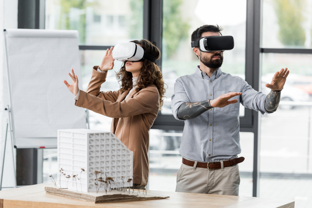 virtual reality architects in virtual reality headsets in office  - Fotoğraf, Görsel