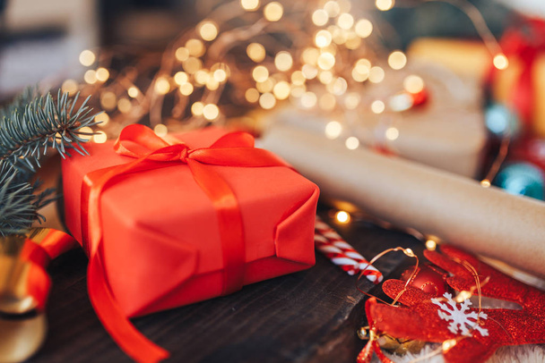 Noel hediyeleri ve süs eşyaları - Fotoğraf, Görsel