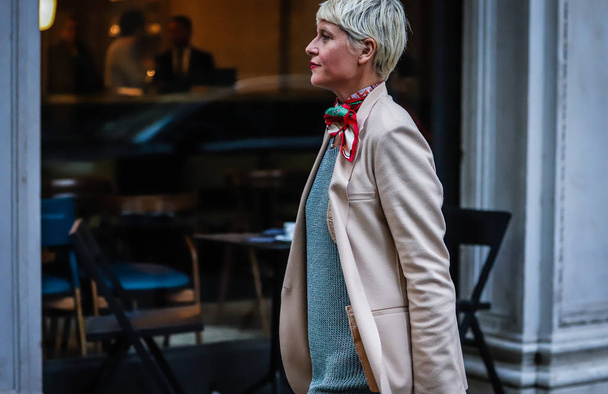 Milano Moda Haftası Sokak Stili 21 Şubat 2019 - Fotoğraf, Görsel