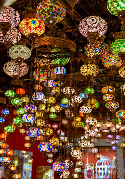 Turkse Lamp of Marokkaanse Lantaarn, Oosterse stijl, decoratieve lamp - Foto, afbeelding