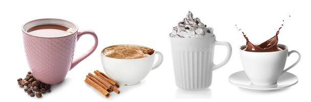 Tassen mit verschiedenen Kaffee auf weißem Hintergrund - Foto, Bild