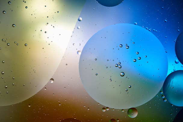 Прекрасний абстрактний фон зі змішаної води та олії
  - Фото, зображення