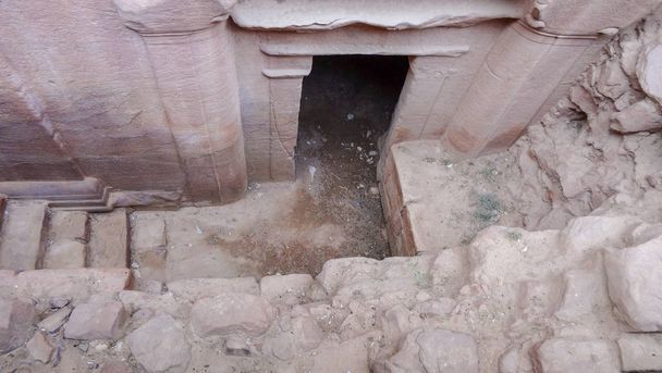 Petra est une ville ancienne en Jordanie
 - Photo, image