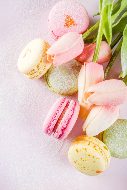 leuchtend bunte Macarons - Foto, Bild