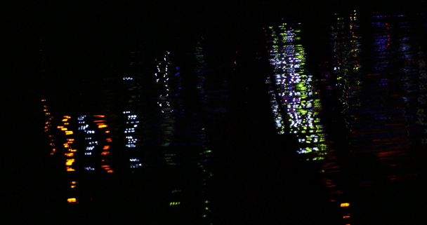 Феєрверки в Нормандії Відбиті у воді, в реальному часі 4k - Кадри, відео