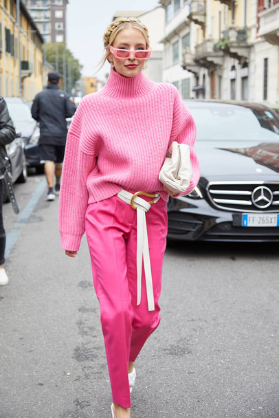 MILAN, ITALY - SEPTEMBER 22, 2019: Leonie Hanne before Boss fash - Photo, image