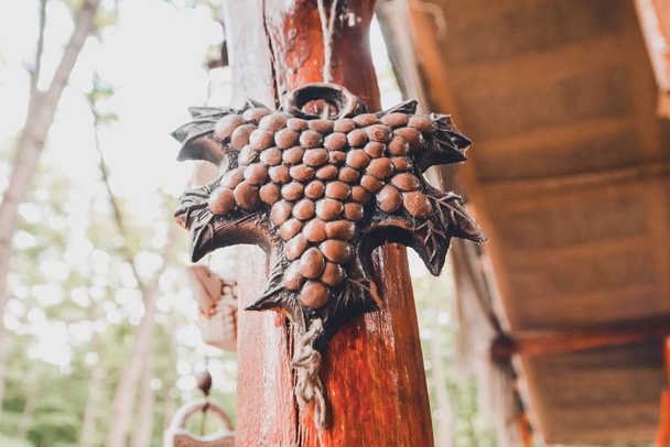 kézműves fából készült szőlő - Fotó, kép