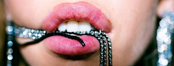 Sensual lips. Fashion beauty boutique advertising. High fashion model woman in colorful bright lips. Beauty trends. - Foto, imagen