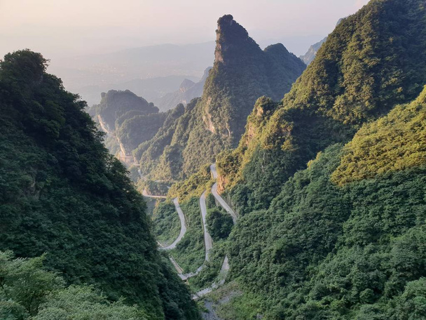 Chinas Most Dangerous Roads With 99 curves, Tongtian Highway - Tianmen Mountain - Photo, Image