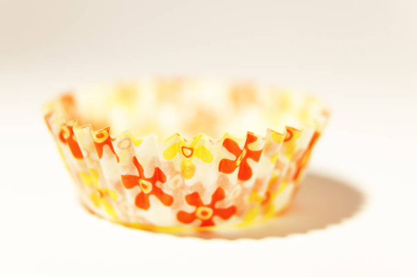 molde de cozimento para bolos e pães com padrão de flor fina
 - Foto, Imagem