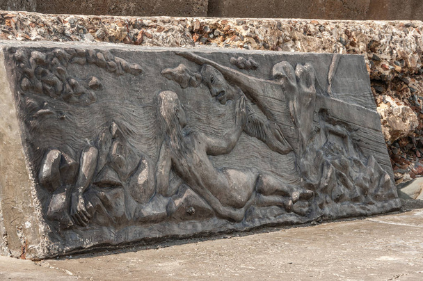 Sztuka rozbita na kamieniu na molo w Newcastle, Australia - Zdjęcie, obraz