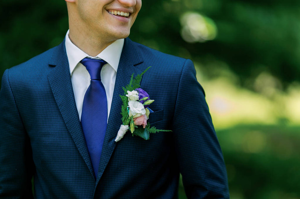 boutonniere for the groom close-up view - Foto, Imagem