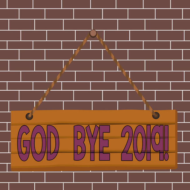 Szöveg jel mutatja Isten Bye 2019. Fogalmi fotó kifejezni jókívánságait, amikor elválnak, vagy a végén a tavalyi fa deszka körömcsap húr tábla színes háttér fa panel rögzített. - Fotó, kép
