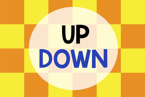 Schrijfbriefje met Up Down. Zakelijke foto presentatie Om te kijken of te voelen updown Kijk of te voelen absoluut geschroefd Achtergrond combinatie twee kleuren vierkantjes Naadloze textuur patroon. - Foto, afbeelding