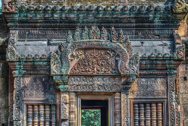 Banteay Srei ou Banteay Srey templo Angkorian locais no Camboja
 - Foto, Imagem