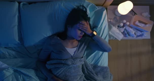 asian woman has fever - Filmagem, Vídeo