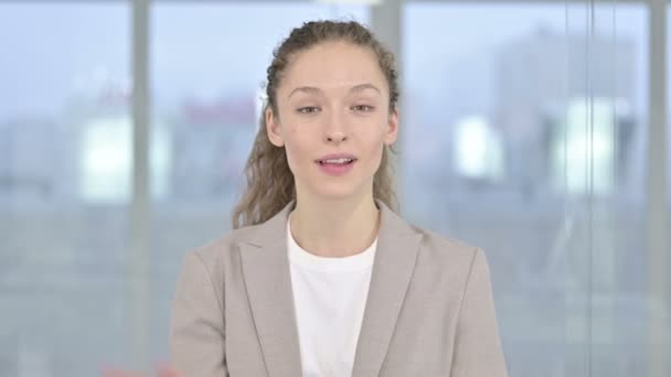 Portrait of Young Businesswoman Waving at the Camera - Felvétel, videó