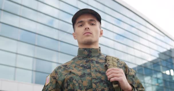 Portrait of young american soldier. - Séquence, vidéo