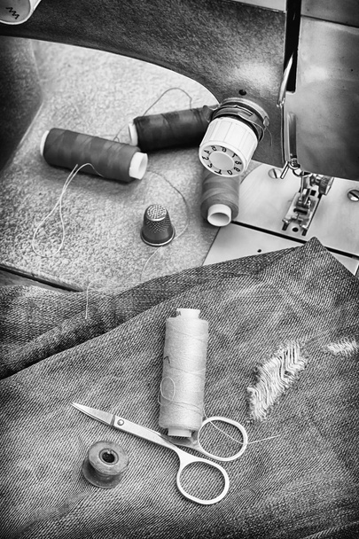 Sewing machine old - Fotó, kép