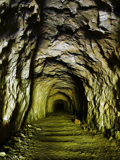 eski maden tüneli. - Fotoğraf, Görsel