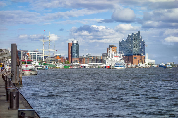 wokół portu w Hamburgu - Zdjęcie, obraz